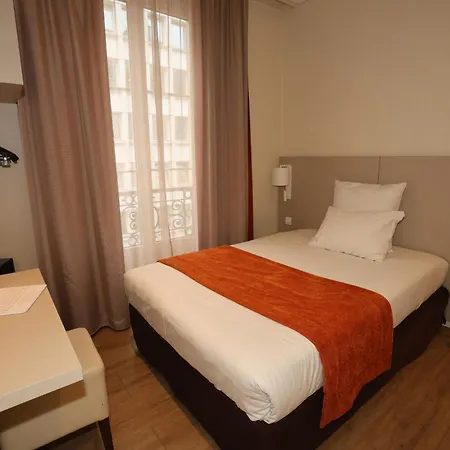 Hôtel Des Trois Gares-3